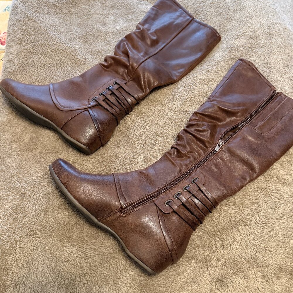 BARETRAPS women's boots 7.5 medium BROWN